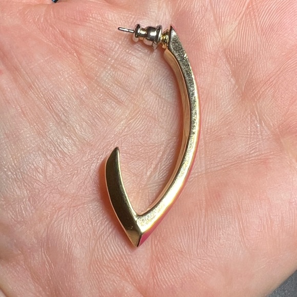 Single Unmarried Vintage Trifari Pink Enamel Geometric 80s Earring 2”L Pierced - Picture 2 of 7